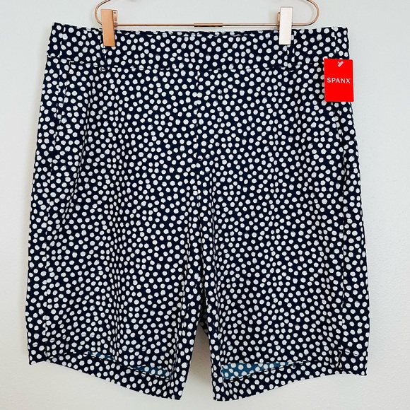 New Spanx navy painted dot sunshine shorts 10” Bermuda - Picture 5 of 10